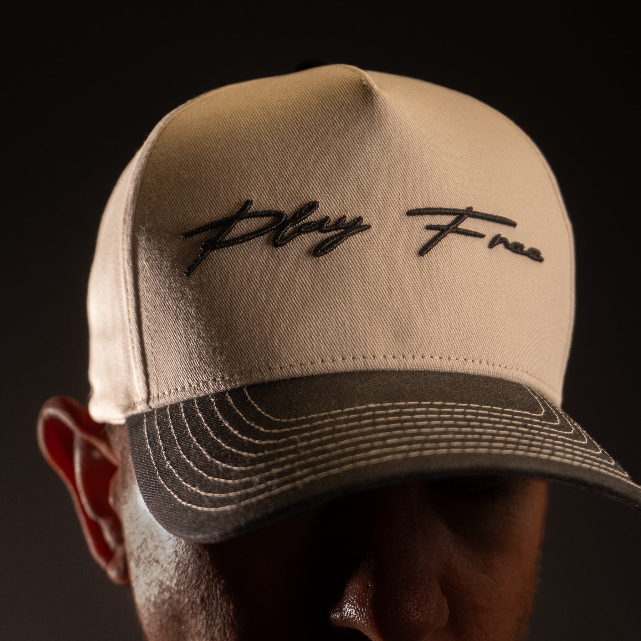 Play Free Signature - Black