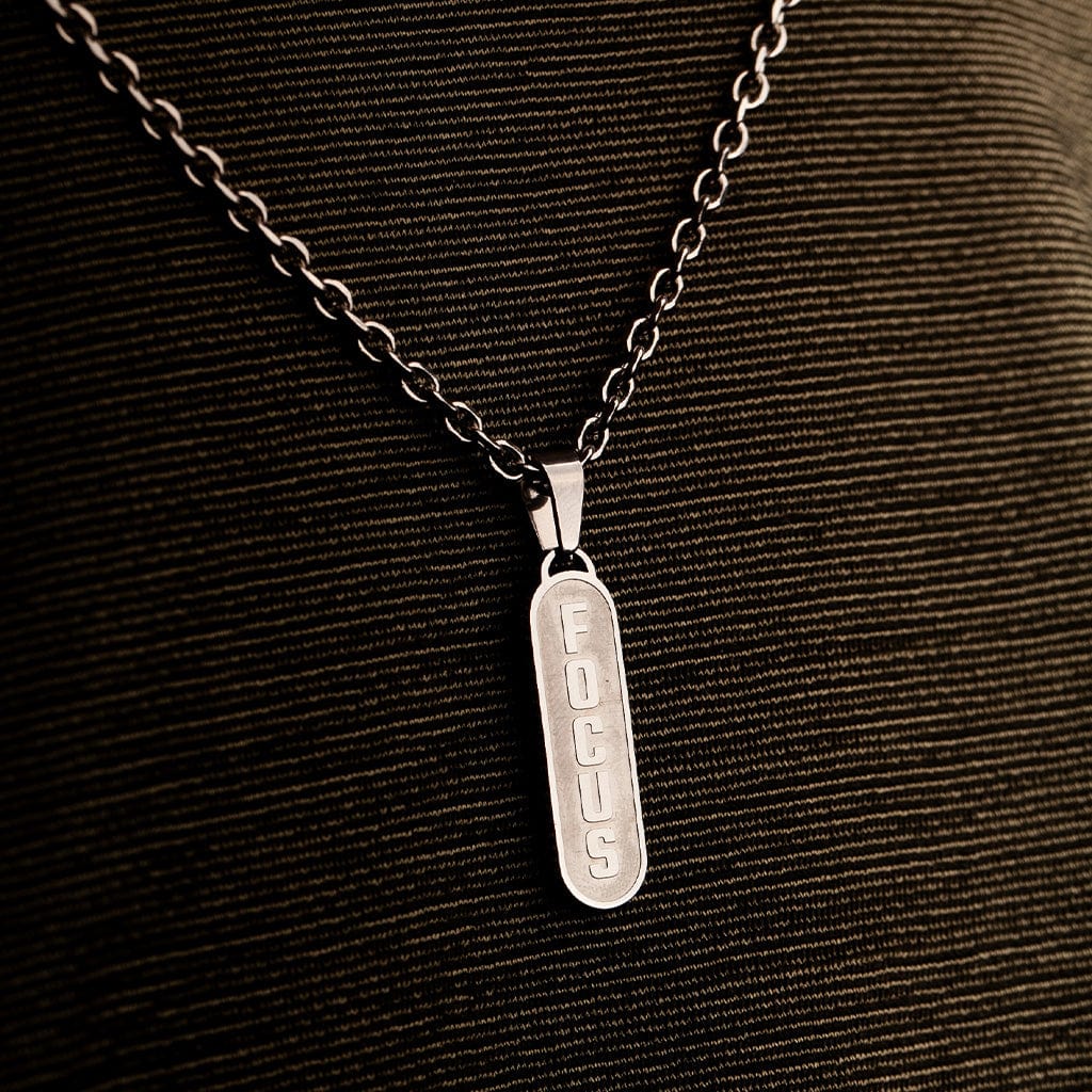 focus necklace silver